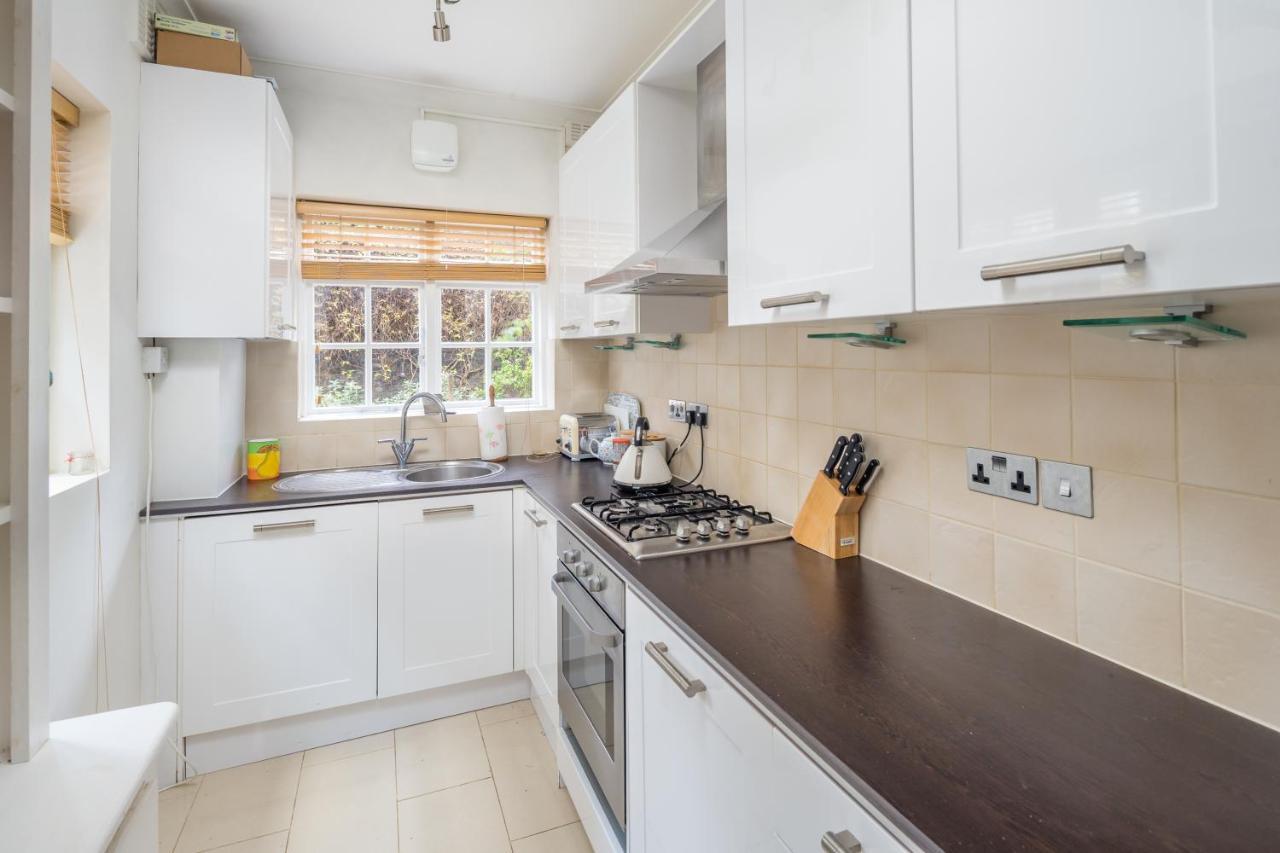 Charming 2Br Flat With Patio In Hammersmith London Bagian luar foto