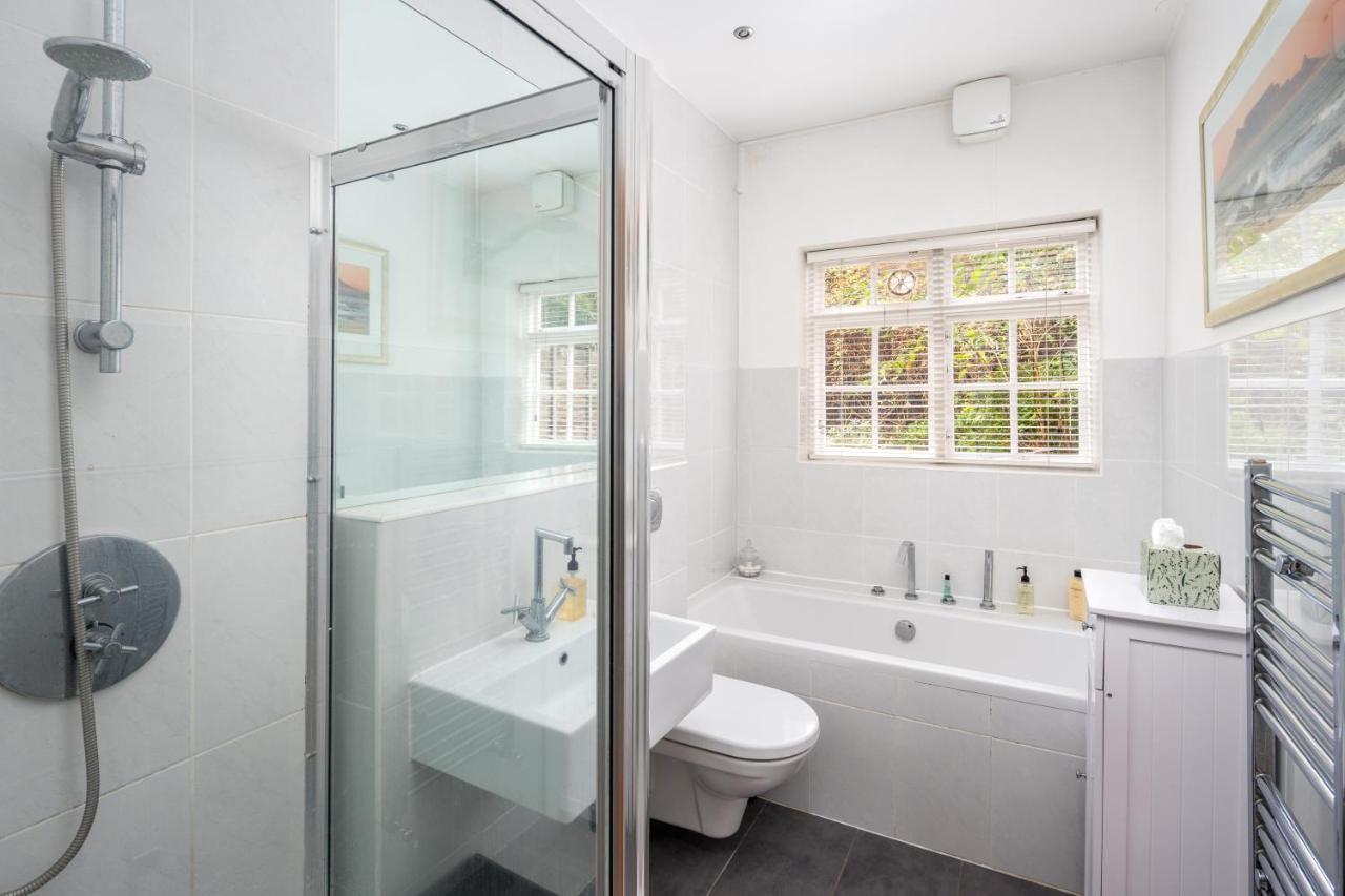 Charming 2Br Flat With Patio In Hammersmith London Bagian luar foto