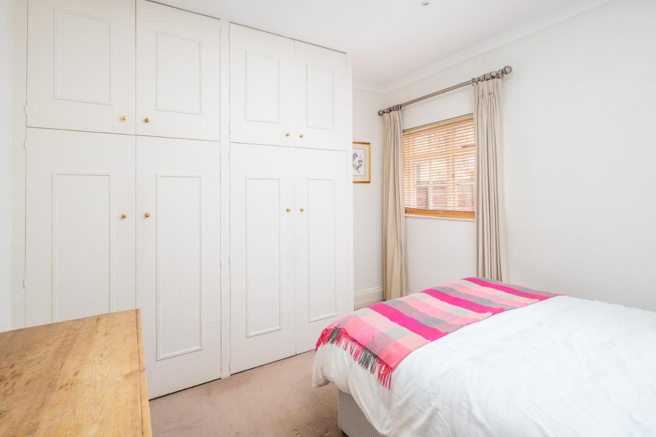 Charming 2Br Flat With Patio In Hammersmith London Bagian luar foto